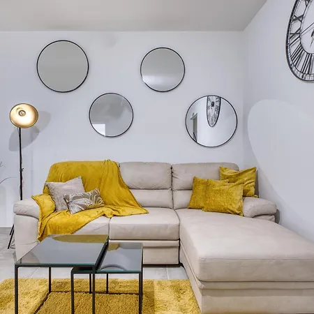 Modern With Backyard And Garage Spot By 360 Estates Apartament