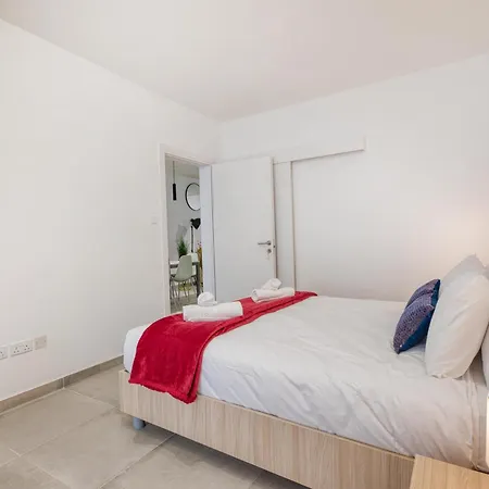 Modern With Backyard And Garage Spot By 360 Estates Apartament Żabbar