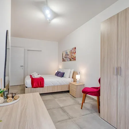 Modern With Backyard And Garage Spot By 360 Estates