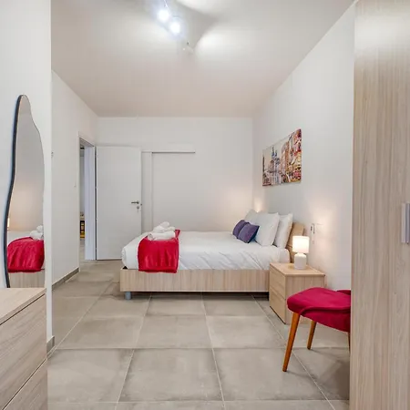 Modern With Backyard And Garage Spot By 360 Estates Apartament