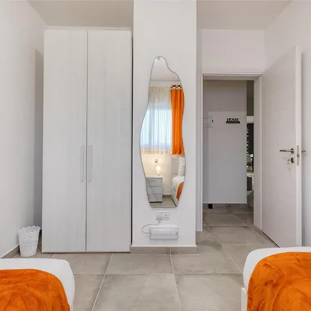 Modern With Backyard And Garage Spot By 360 Estates Żabbar