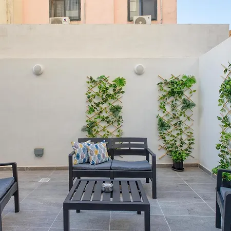 Modern With Backyard And Garage Spot By 360 Estates Żabbar