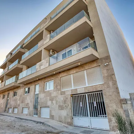 Modern With Backyard And Garage Spot By 360 Estates Żabbar