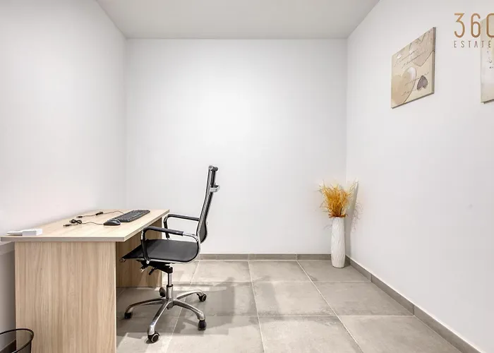 Διαμέρισμα Modern With Backyard And Garage Spot By 360 Estates