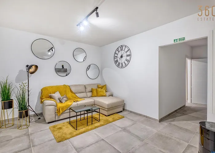 Διαμέρισμα Modern With Backyard And Garage Spot By 360 Estates *