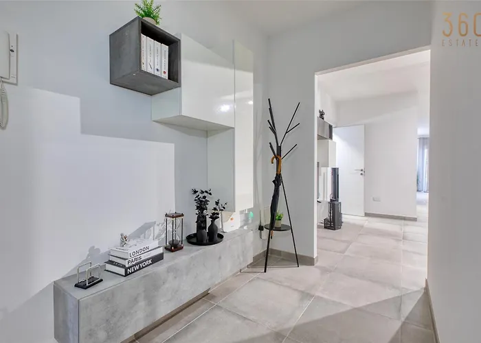 Modern With Backyard And Garage Spot By 360 Estates Διαμέρισμα