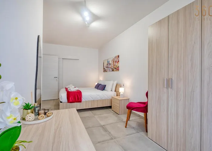 Modern With Backyard And Garage Spot By 360 Estates