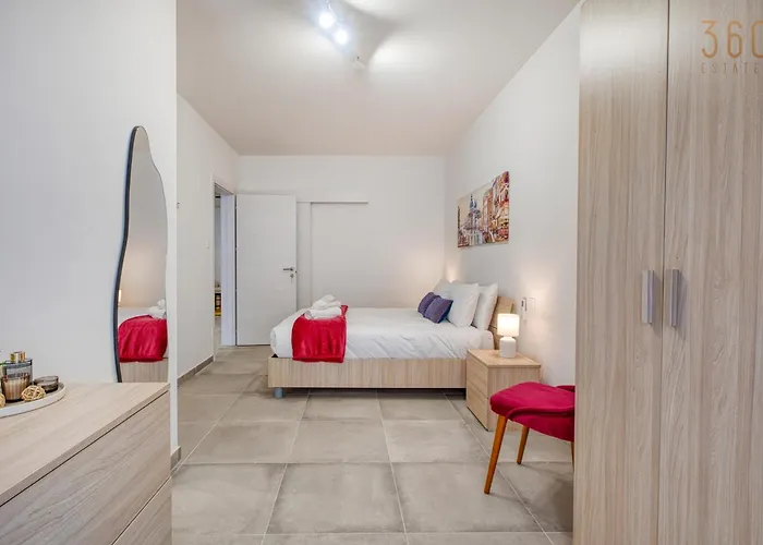 Modern With Backyard And Garage Spot By 360 Estates Διαμέρισμα